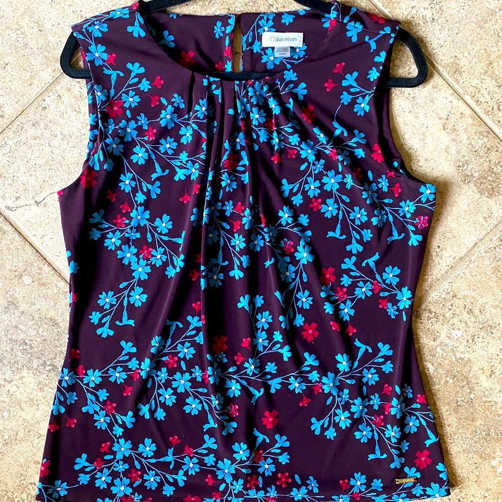 Calvin Klein Dress Tank Top Large 95% Polyester 5% Spandex. Fits medium. No coat